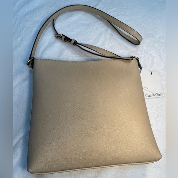 Calvin Klein crossbody bag saffiano leather beige - Picture 2 of 8